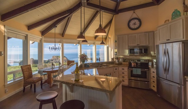 Unique Coastal 3-Hexagon home right on the Pacific Ocean with Wi-Fi!