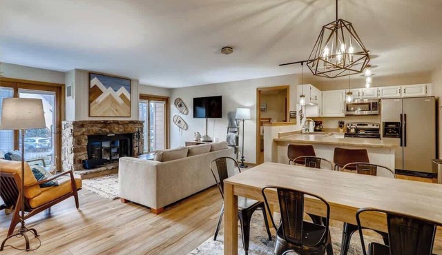 Updated Mountain Condo Near Ski/Golf