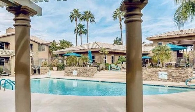 Upscale Newly Remodeled Condo in Scottsdale! Amazing Location!