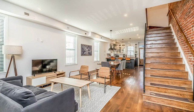 Urban Paradise with 2-story library