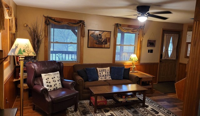 Valley View Cabin bordering Salt Fork State Park WiFi