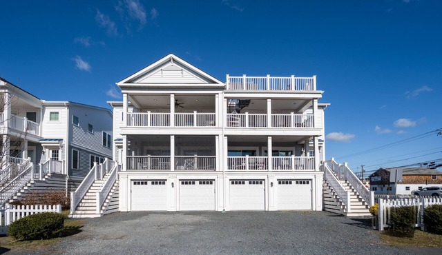 WALK TO BEACH - 5 BR, DOG-FRIENDLY BEAUTY - 101 SWEDES ST, DEWEY BEACH