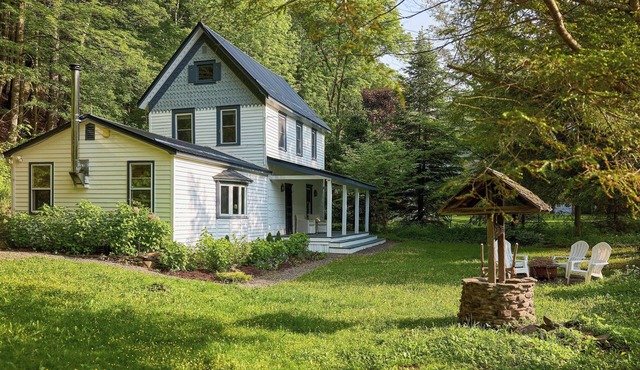 Walk to Vly Creek: Catskills Getaway w/Porch