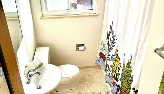 Walkable, bright 2BR charmer in the heart of Wheat Ridge near Lo-Hi