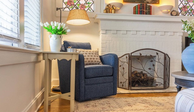 Walkable Cottage In Heart of German Village ~ Close to Everything! Clean + Comfy
