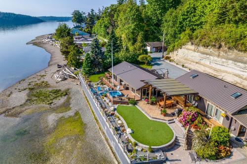 Waterfront Similk Bay Compound w/Luxury Amenities