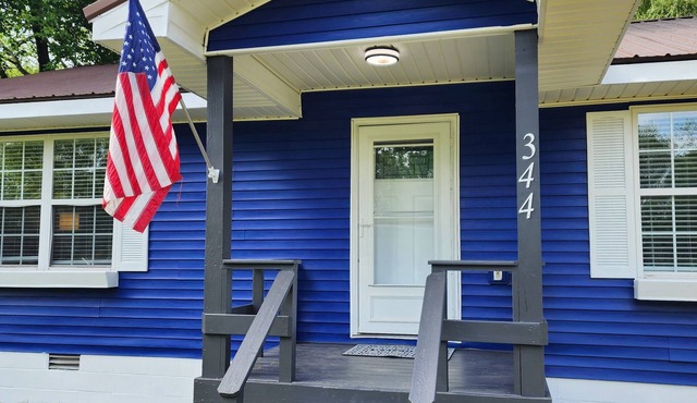 Welcoming 4-bedroom house with AC in charming La Center