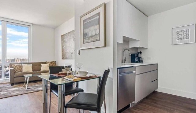 White Plains Studio BR | Gym + Pool | 24hr Doorman
