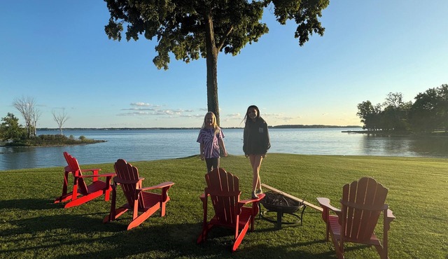 Wolfe Island Escape for all seasons or time of year. Over 10 acres to explore! in Wolfe Island