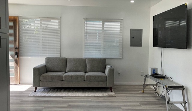 Working Professionals & Short-Term renters seeking newly built 2br 2 bath