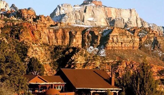 Zion Villa/True North:Actually Located in & Surrounded by ZionNP Secluded10Acres