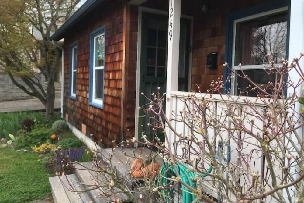 West Eugene House | Welcoming Cottage in the Heart of Eugene - Loving Cared for by Owner.