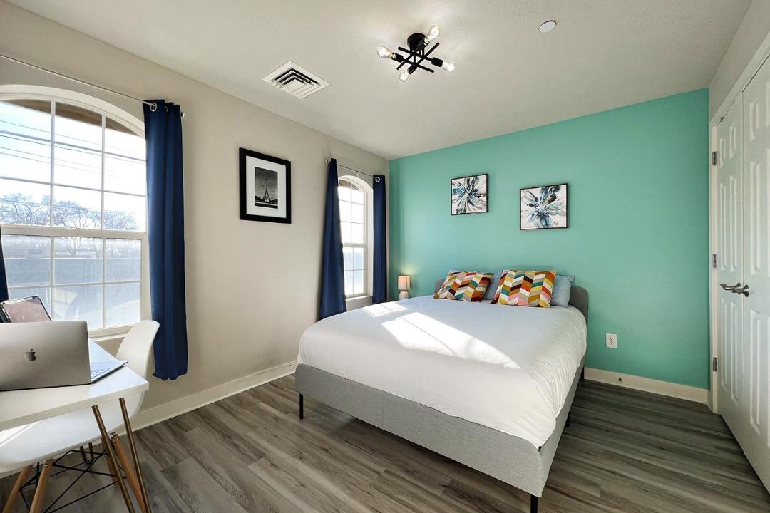 Downtown Salt Lake City Apartment | HOMEY PARIS - NEW/Free garage parking/Downtown Salt Lake City