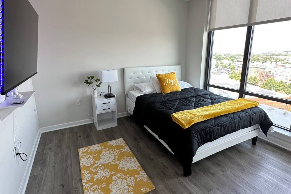 Photo of Bedroom in Crystal City