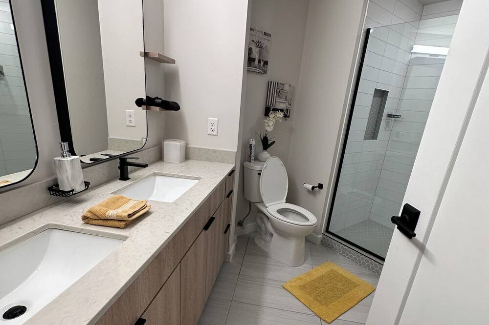 Photo of Bathroom in Crystal City