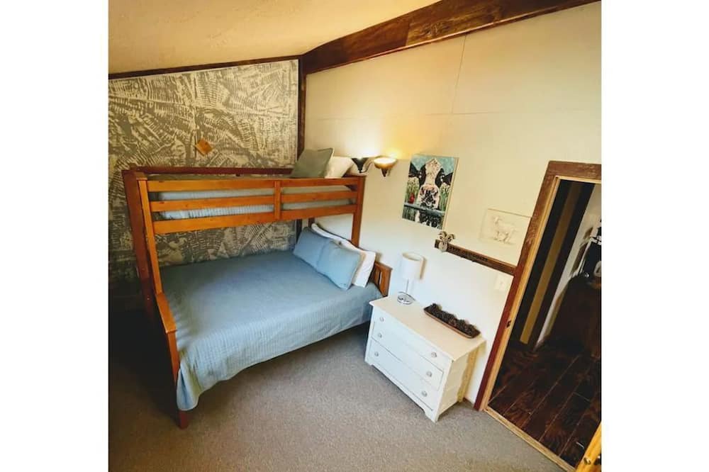 Photo of Bedroom in Days Creek