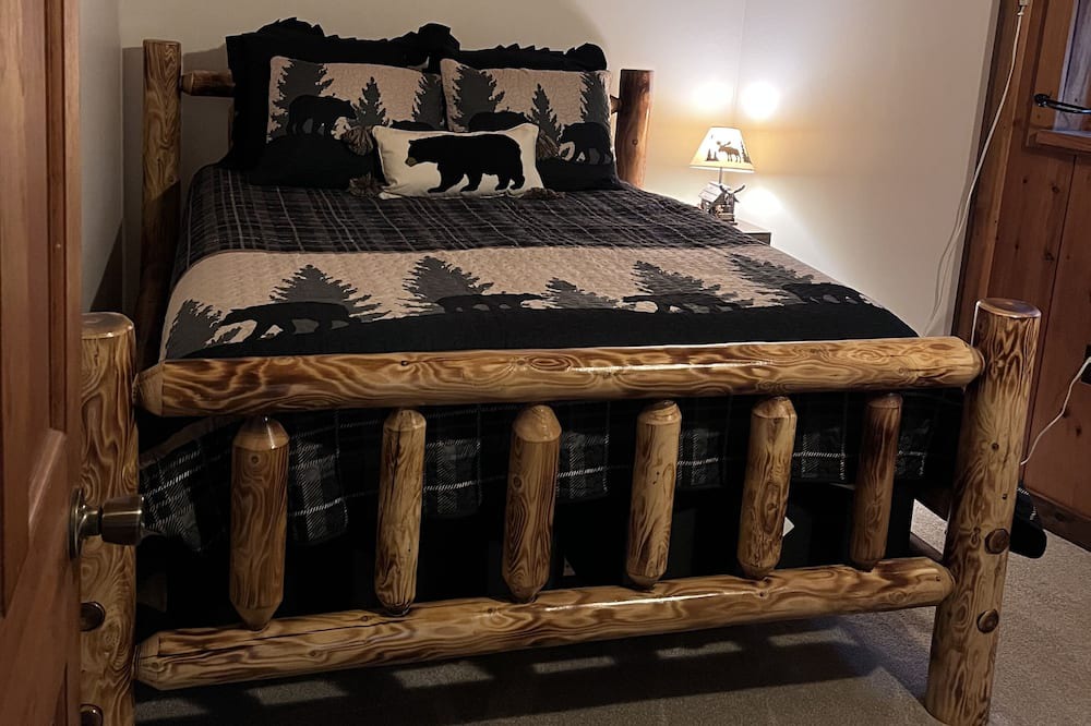Photo of Bedroom in Saratoga Springs