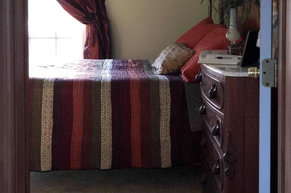 Photo of Bedroom in Milford