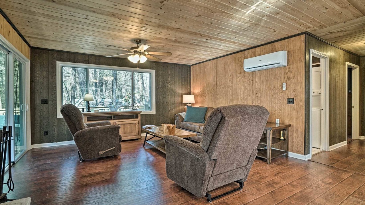 Photo of Livingroom in Blairsville