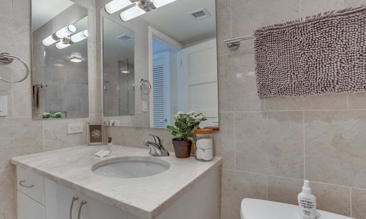 Photo of Bathroom in Penn Quarter