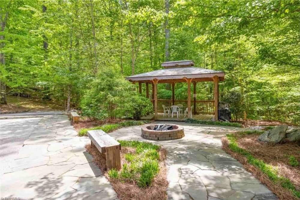 Photo of Outdoor in Southmont