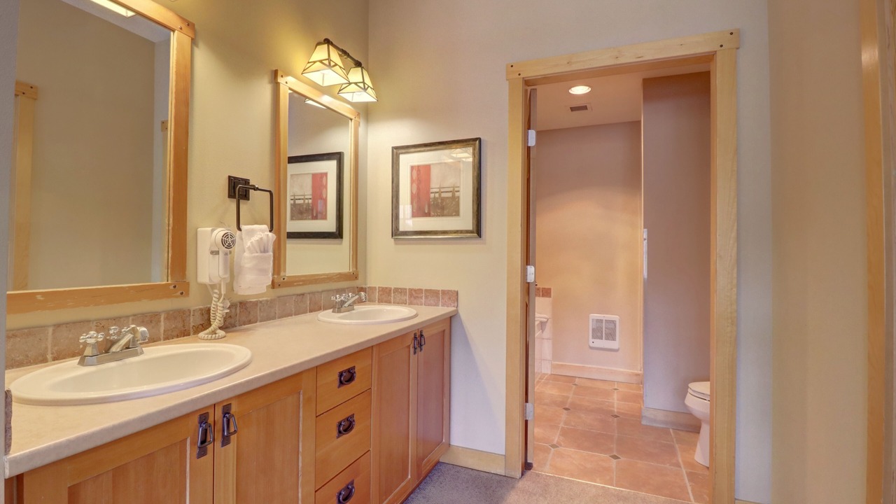 Photo of Bathroom in Copper Mountain Village