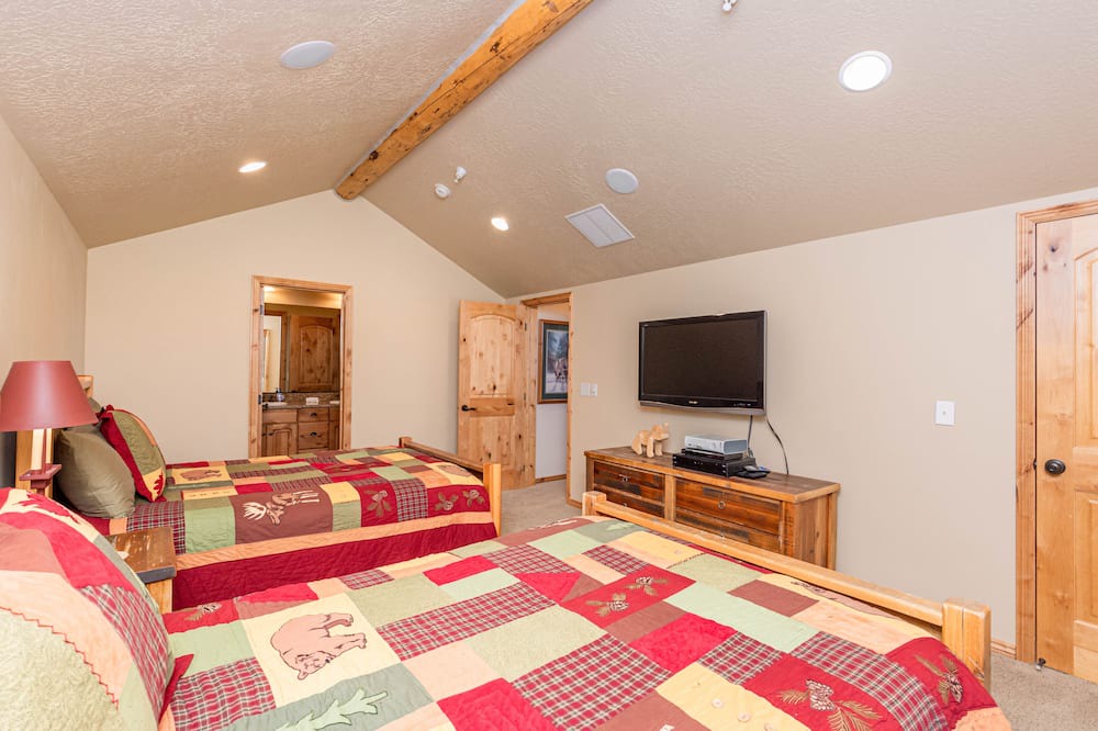 Photo of Bedroom in Wolf Creek