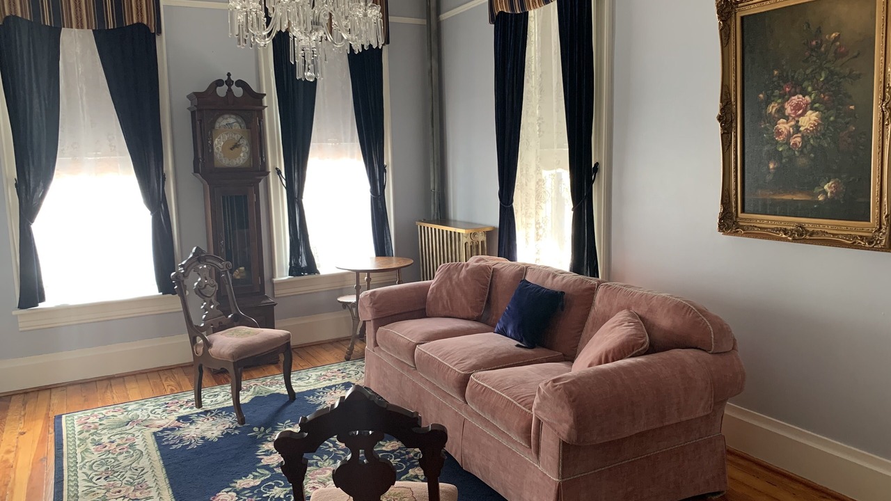 Photo of Livingroom in Waynesboro