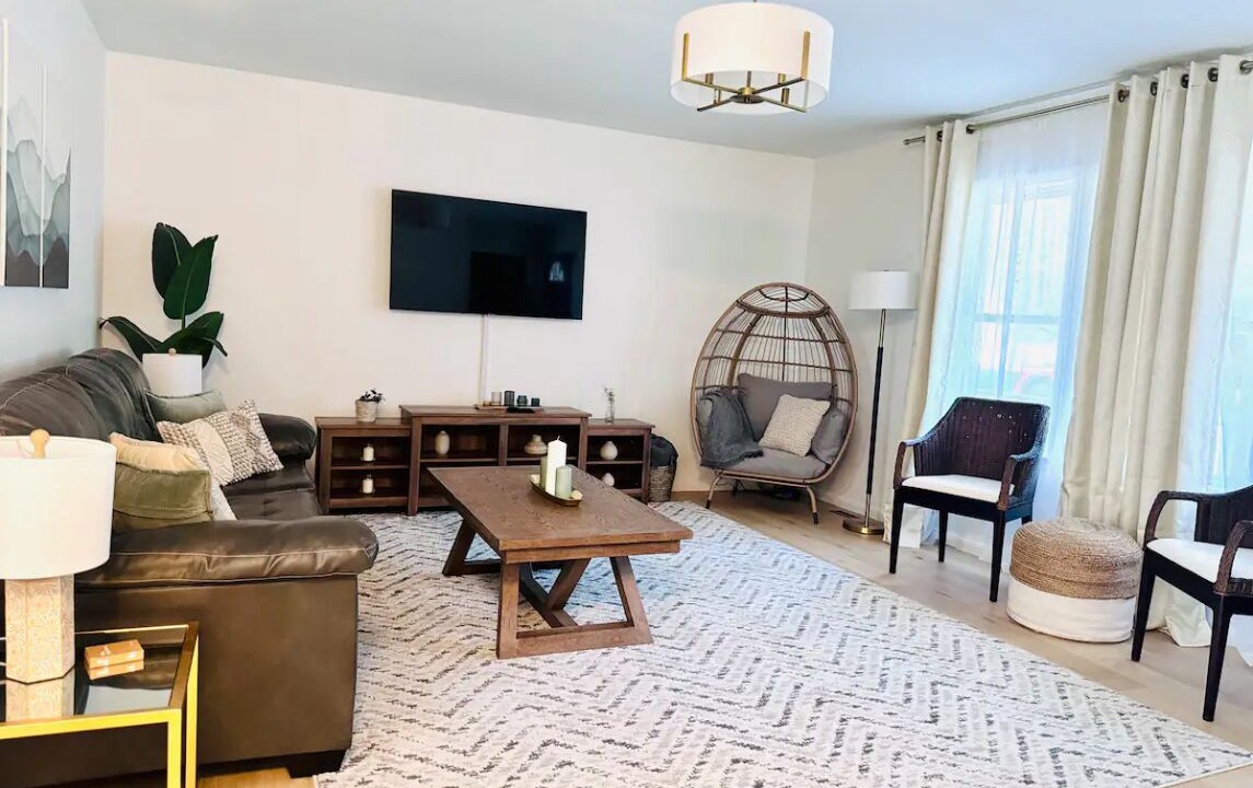 Photo of Livingroom in Warrensburg