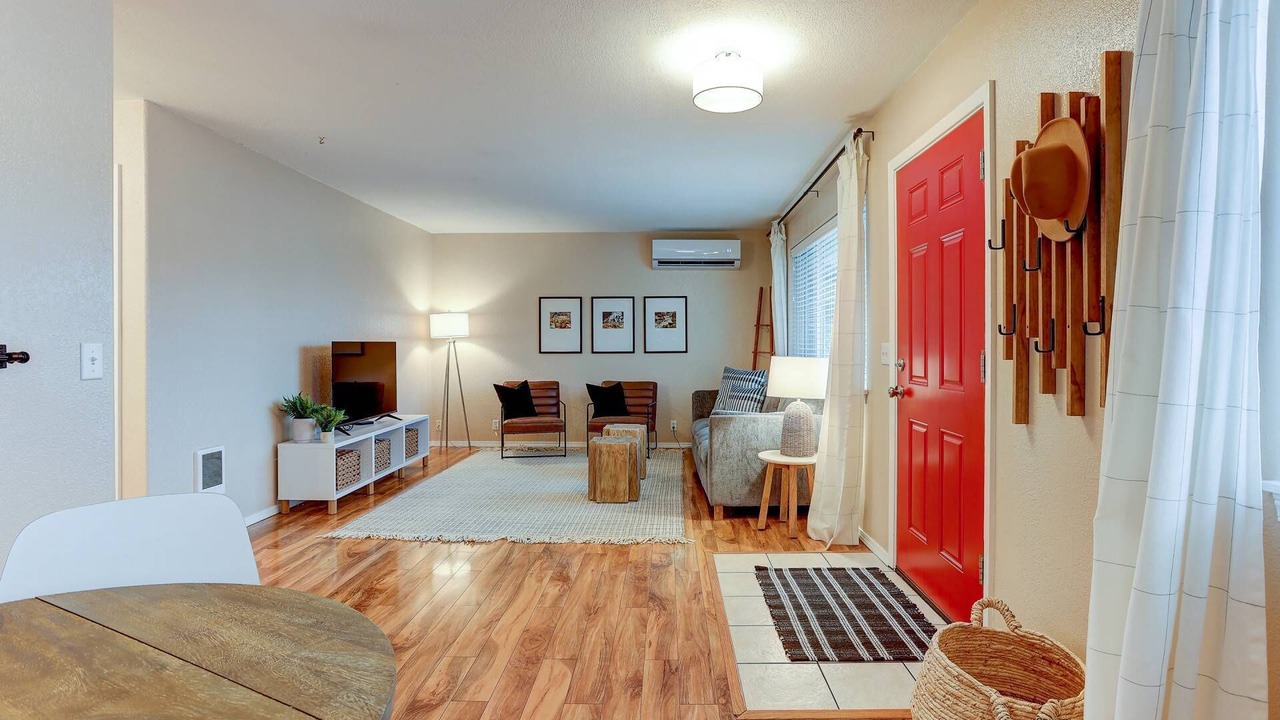 Photo of Livingroom in Redmond