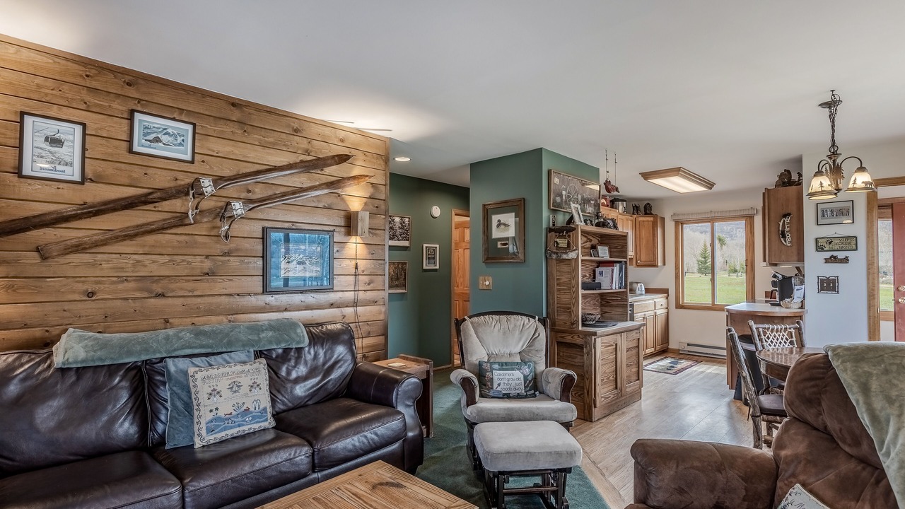 Photo of Livingroom in Clark