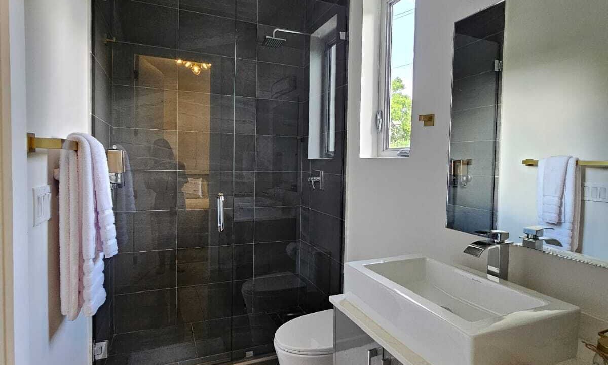 Photo of Bathroom in Coral Way