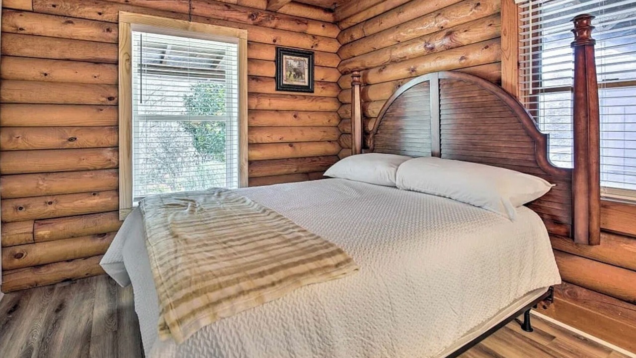 Photo of Bedroom in Gatlinburg