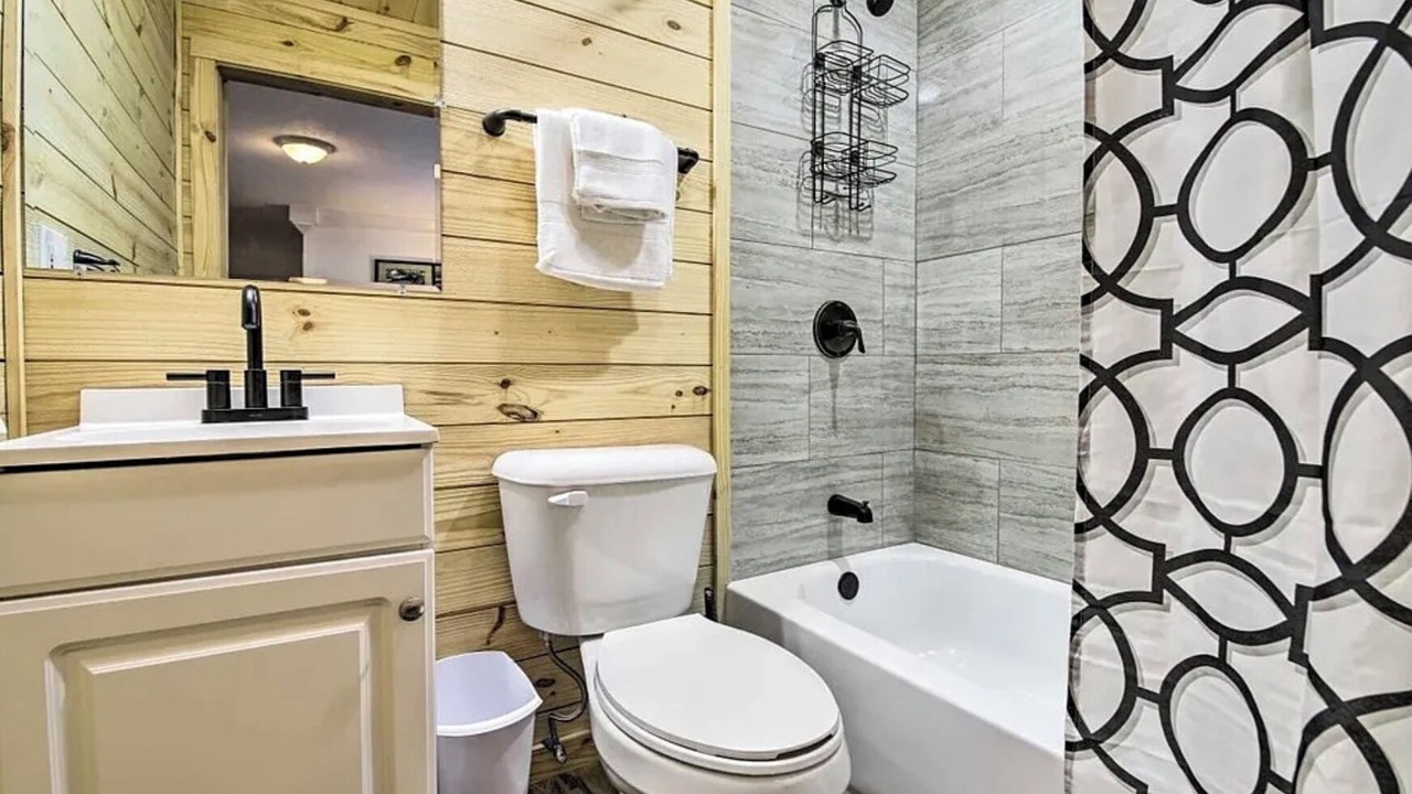 Photo of Bathroom in Gatlinburg