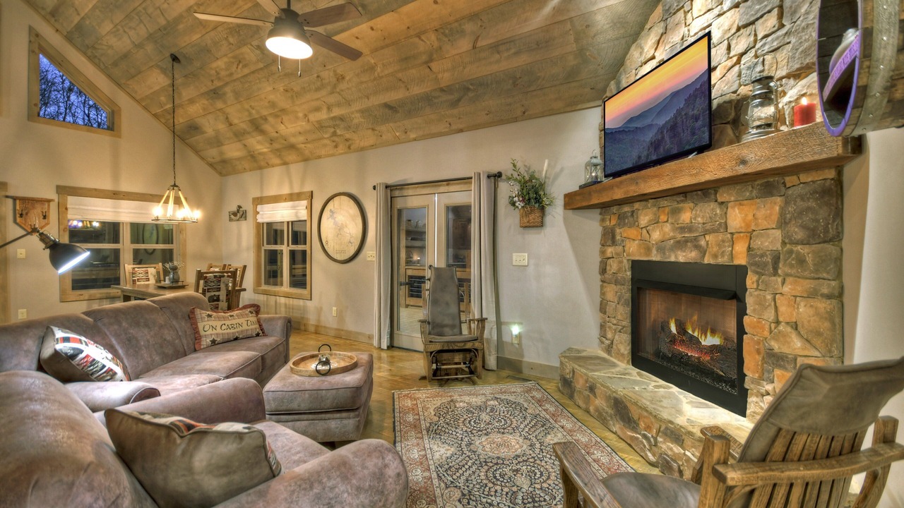 Photo of Livingroom in Blairsville