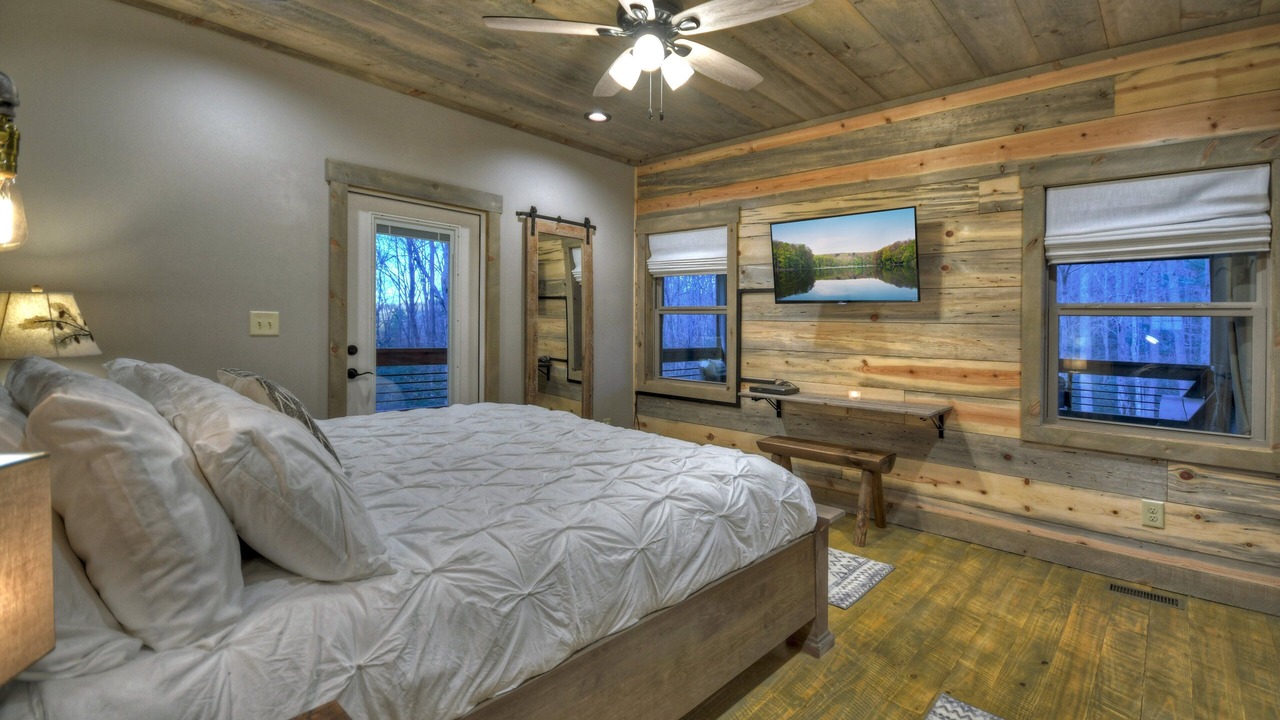 Photo of Bedroom in Blairsville