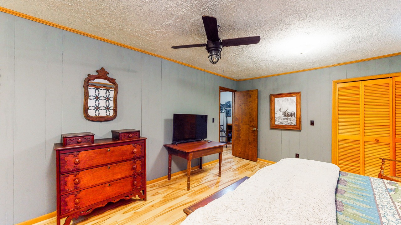 Photo of Bedroom in Blairsville