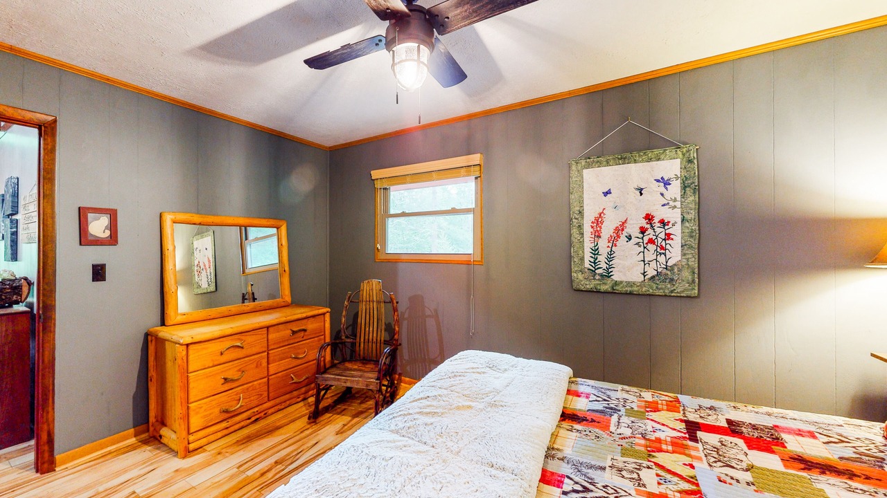 Photo of Bedroom in Blairsville