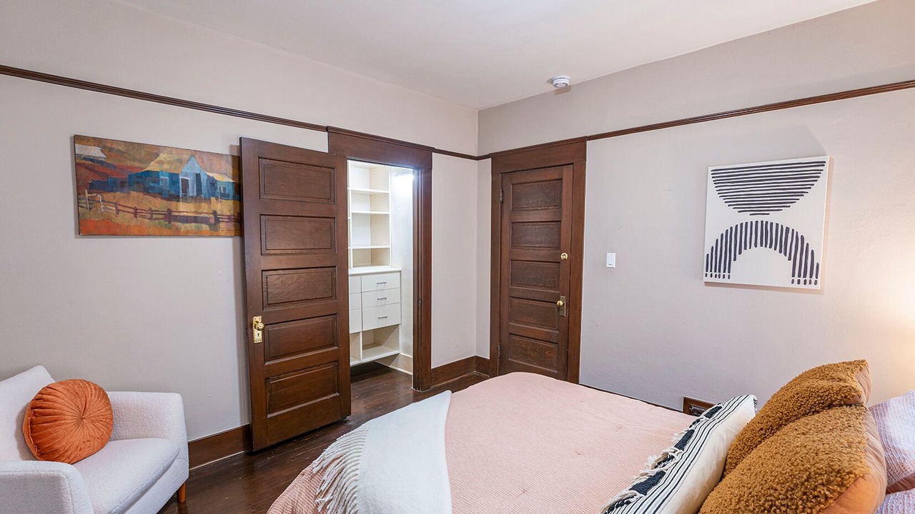 Photo of Bedroom in Hollywood Heights