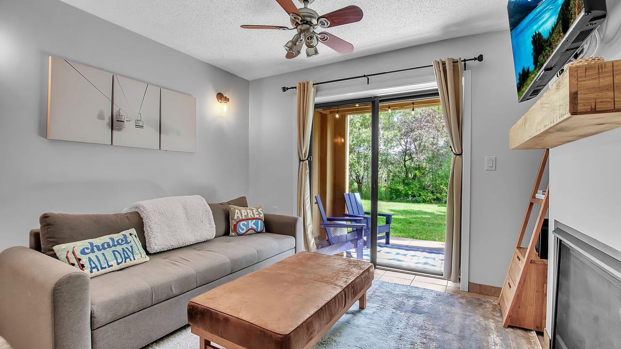 Photo of Livingroom in Great Valley