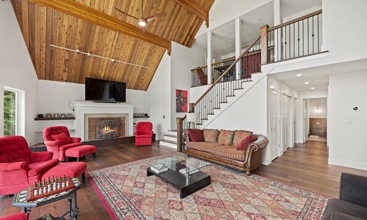 Photo of Livingroom in Lake George