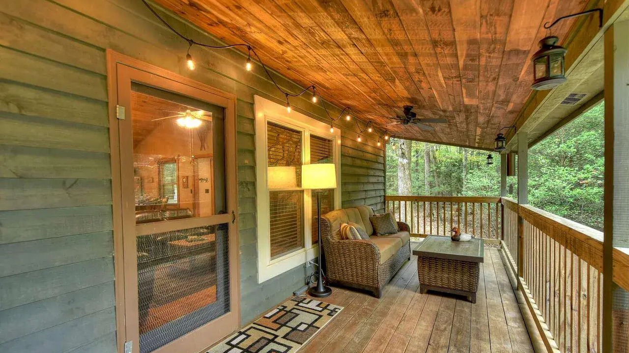 Photo of Patio Balcony in Ellijay