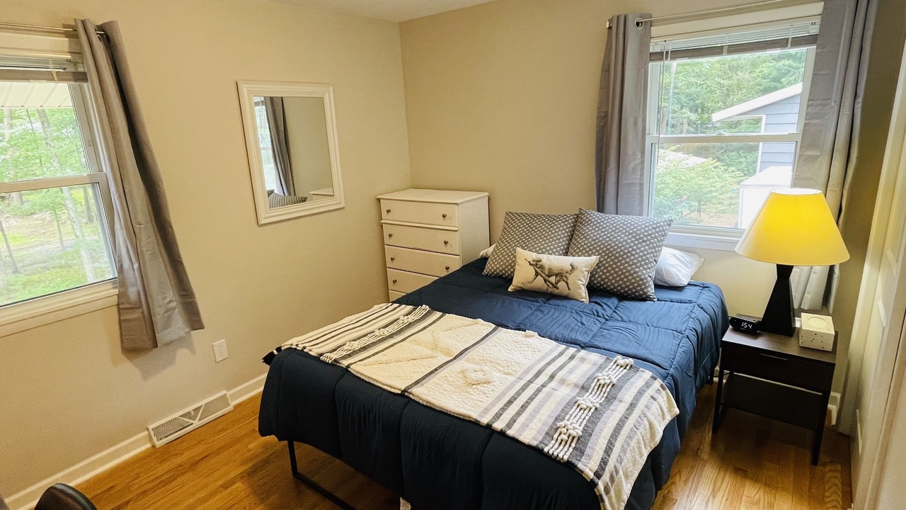 Photo of Bedroom in Geyser Crest