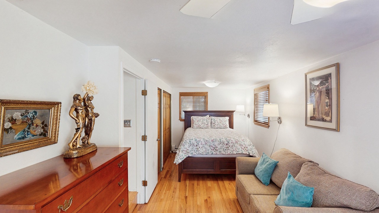 Photo of Bedroom in Broadmoor