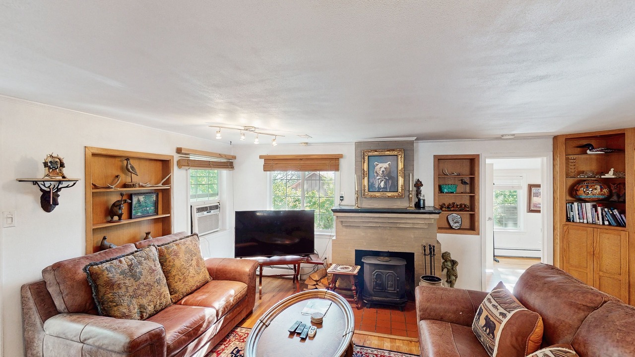 Photo of Livingroom in Broadmoor