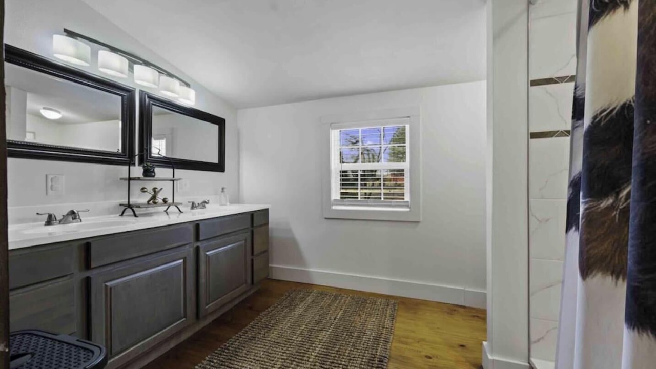 Photo of Bathroom in Mentone