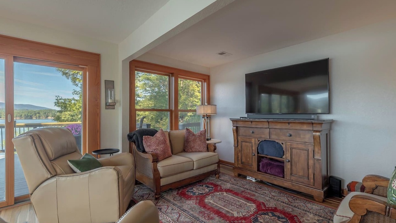 Photo of Livingroom in Lakeview Hills