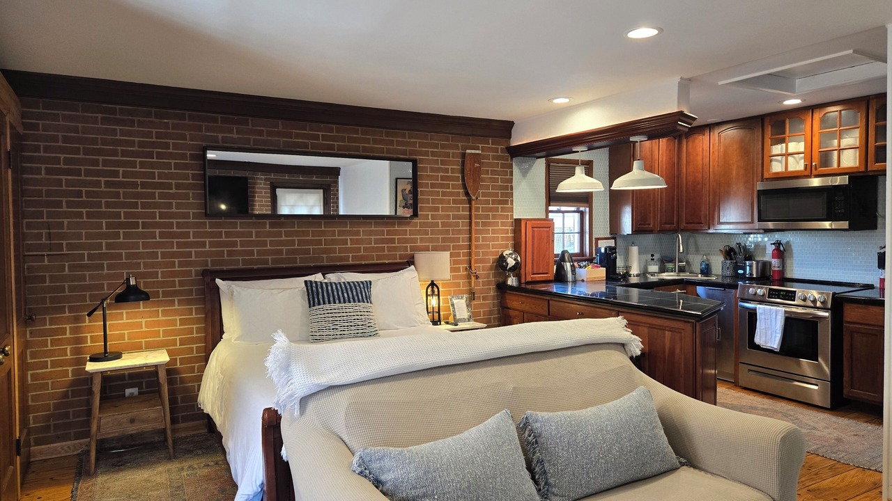 Photo of Bedroom in Old Town Alexandria