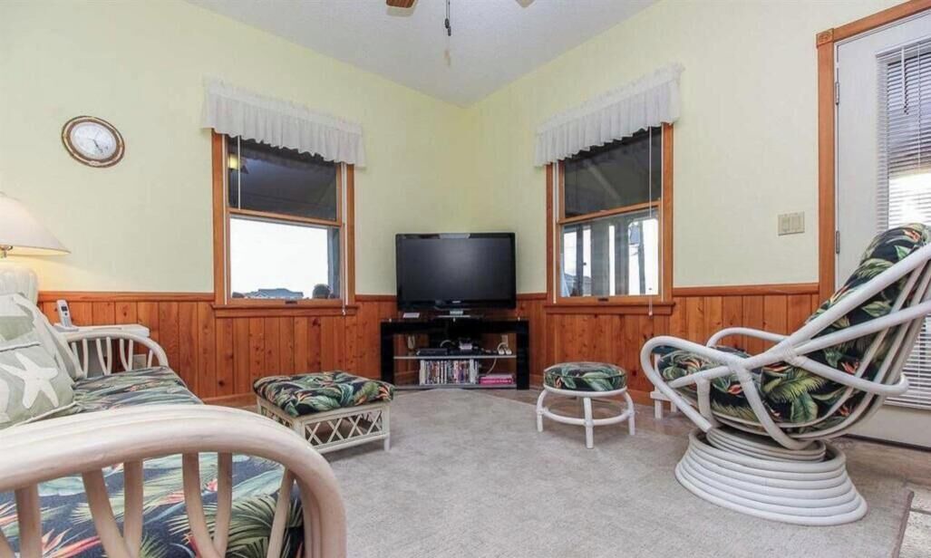 Photo of Livingroom in Corolla