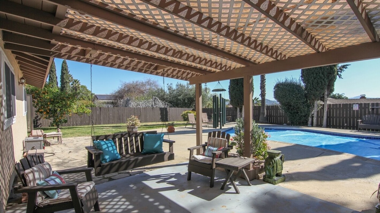 Photo of Patio Balcony in North Broadway